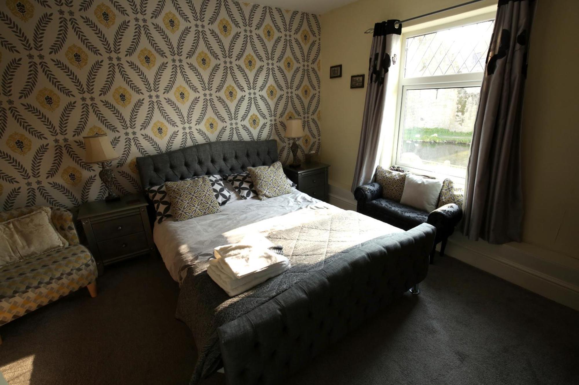 Fitzwarine House Whittington Hotel Bagian luar foto